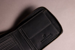 Woodbridge Men's Black Zip Around Leather Wallet