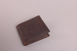 Woodbridge Men's Bifold Rustic Brown Leather Wallet