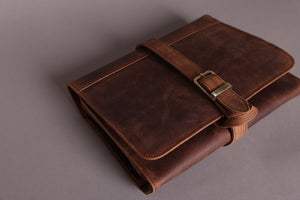 Woodbridge Brown Leather Hanging Wash Bag