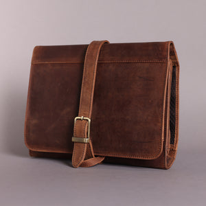 Woodbridge Brown Leather Hanging Wash Bag