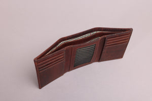 Woodbridge Men's Trifold Brown Oily Leather Wallet