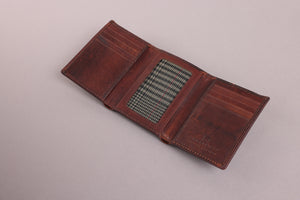 Woodbridge Men's Trifold Brown Oily Leather Wallet