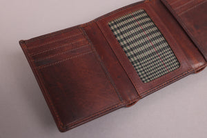 Woodbridge Men's Trifold Brown Oily Leather Wallet