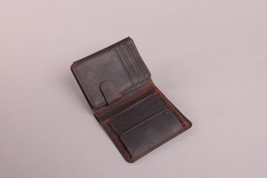 Woodbridge Men's Trifold Brown Oily Leather Wallet