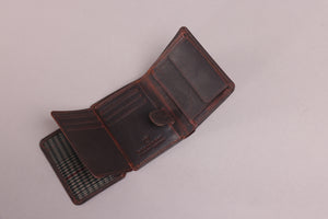 Woodbridge Men's Trifold Brown Oily Leather Wallet