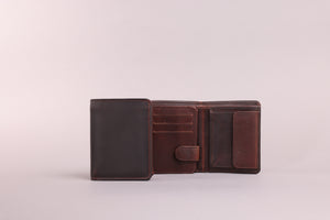 Woodbridge Men's Trifold Brown Oily Leather Wallet